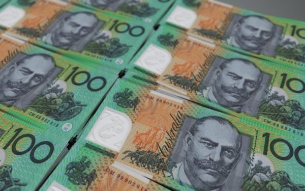 Un australian a primit în cont salariul mărit de 100 de ori din cauza unei erori bancare