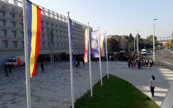 Universitățile străine, în goană după studenți români. Promit locuri de muncă bine plătite din timpul studiilor