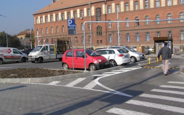 Anul Nou aduce scumpiri la abonamentele de parcare din zona centrală