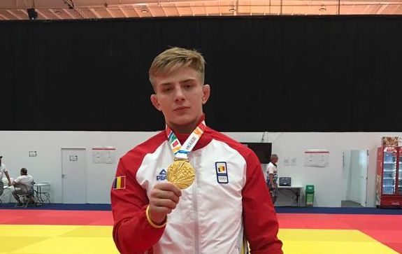 Universitatea Cluj și-a desemnat cei mai buni sportivi ai anului. Pe primele locuri sunt judoka Adrian Șulcă, atletul Robert Parge și înotătoarea Ana Dascăl