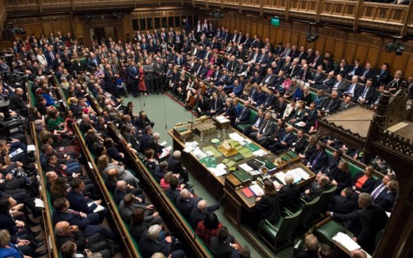 Parlamentul britanic a respins un amendament privind amânarea Brexitului