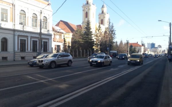 Introducerea, la Cluj, a sistemului care depistează în timp real mașinile care trec pe roșu, „la mâna” legiuitorilor