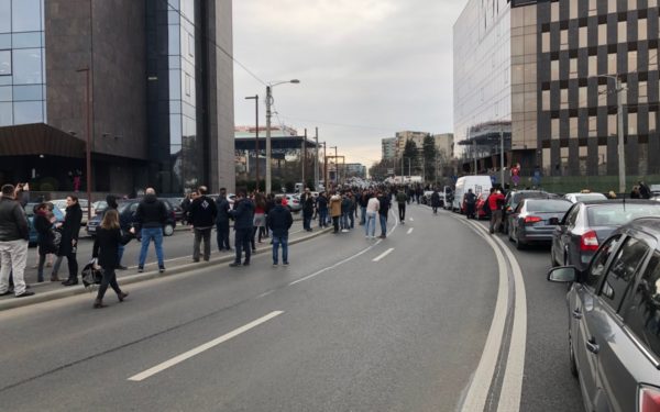 FOTO & VIDEO | Protest pentru autostrăzi!  Traficul rutier a fost paralizat la Cluj timp de 15 minute