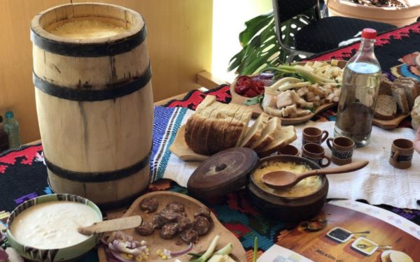 Studenții USAMV care salvează rețete au reușit să redea comunității un produs aparte din județul Bistrița-Nădăud