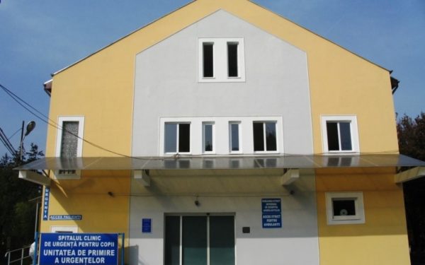 Curțile degradate ale mai multor spitale din Cluj-Napoca vor fi reparate de către autoritățile locale