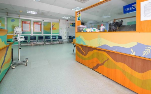 FOTO | Spitalul Clinic Județean de Urgență din Cluj, transformat de artiști. „Vrem să contribuim la starea de bine a oamenilor”