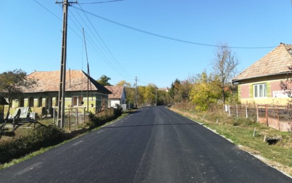FOTO | 9 kilometri ai drumului care leagă localitățile Buza și Hodaie au fost asfaltați