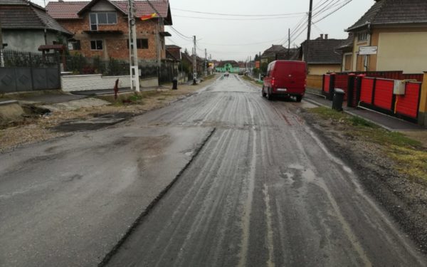 FOTO | Lucrări pe drumul care leagă Viișoara de Soporul de Câmpie
