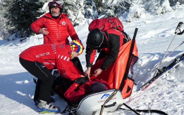Salvamontiștii clujeni le cer iubitorilor sporturilor de iarnă să schieze responsabil