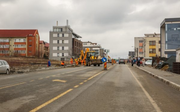 Lucrările la strada Bună Ziua se apropie de final. Urmează turnarea ultimului strat de asfalt