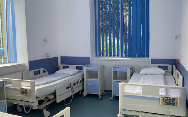 FOTO | Peste 300 de paturi de la spitalul de Urgență vor fi înlocuite. Primele 100 au ajuns la Cluj