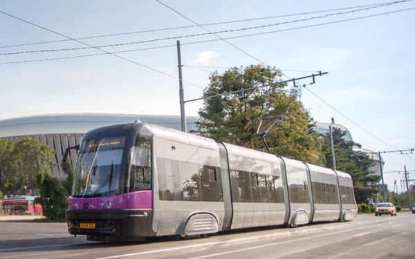 Primele două tramvaie cumpărate cu bani europeni ar putea circula la Cluj de luna viitoare. Unul a fost preluat deja de către CTP