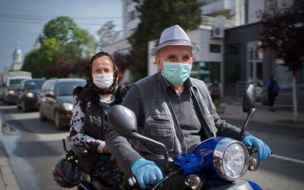 AUDIO | „De multe ori mi-a fost frică”, Remus Țiplea a documentat în fotografii pandemia în Țara Oașului