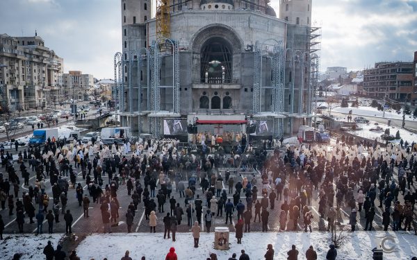 FOTO | Înmormântarea Episcopului greco-catolic de Cluj-Gherla, Florentin Crihălmeanu