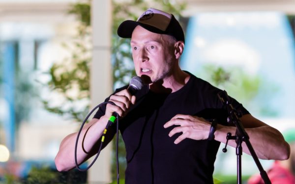 Care este cea mai proastă melodie? 😁 Comediantul Dragoș Stan a făcut un sondaj