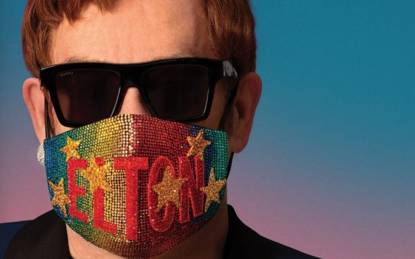 Elton John anunță un nou album. Colecția conține colaborări cu Miley Cyrus, Dua Lipa sau Stevie Wonder