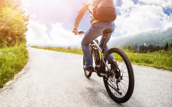 Țara-n lung și-n lat pe bicicletă, cu Eurovelo. Un proiect cu bani și mari speranțe pentru rutele de lung parcurs