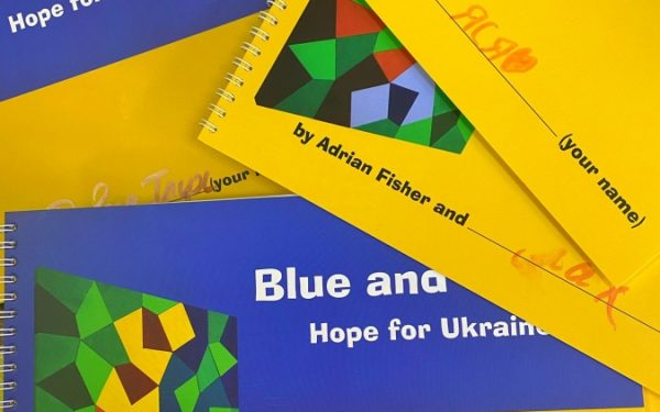 Și cărțile de colorat îi ajută pe copiii ucraineni afectați de război și refugiu