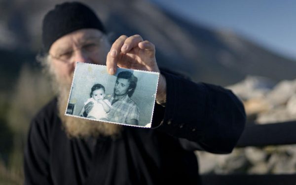 În căutarea tatălui. „Curajul de a pune întrebări cântărește mai mult decât găsirea răspunsurilor”