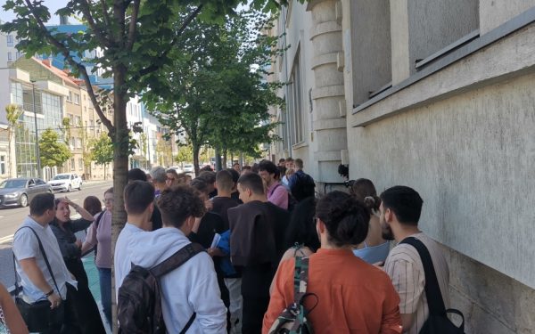 Bac 2022. Comedia, subiect neașteptat de absolvenții de liceu la proba scrisă la limba română