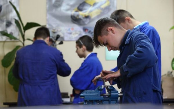 Apelul de proiecte pentru dezvoltarea consorțiilor regionale pentru învățământul dual a fost lansat