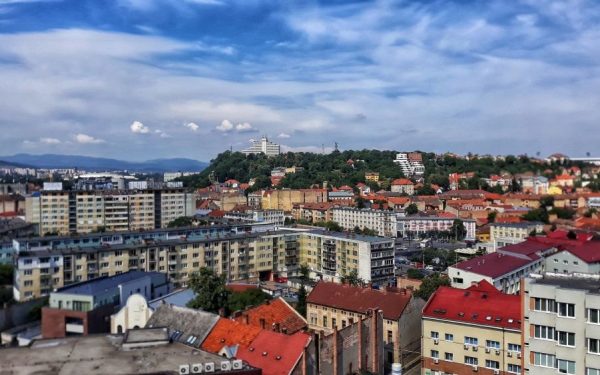 Știrile zilei: Primăria își face sediu nou, chiriile sunt mai mari față de 2021 și începe un târg de Crăciun în cartierul Iris