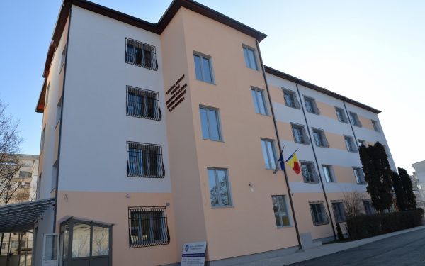Știrile zilei de 2 martie la EBS Radio: Au fost finalizate lucrările de la Școala Gimnazială Specială | Traseele din zona lacului Tarnița sunt închise