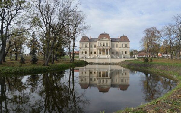 Castelul Bánffy din Răscruci își deschide porțile în mediul virtual