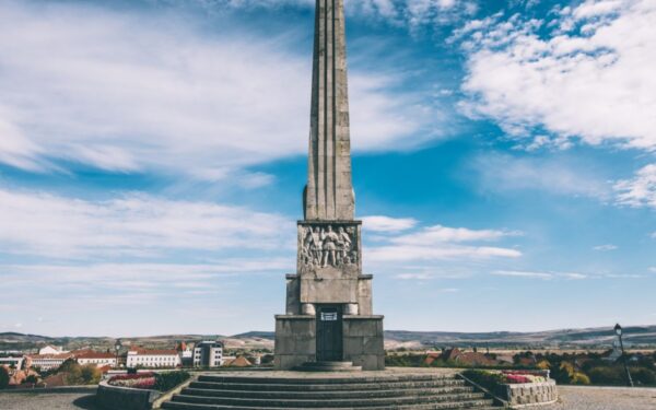 Alba Iulia: Eveniment comemorativ „Horea, Cloşca şi Crişan, martiri şi eroi ai naţiunii române – Omagiu simbolic adus conducătorilor Răscoalei de la 1784”